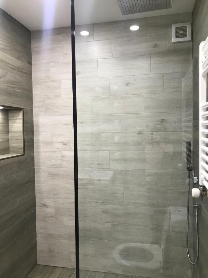 Luxury 4-Bedroom Apartment In The Center Tbilisi Exterior foto